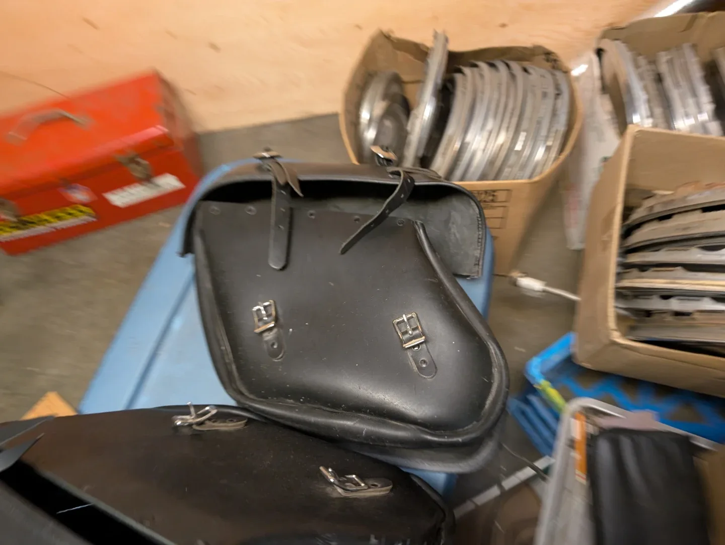 Motorcycle Saddlebags - Black Leather image indicator(3)