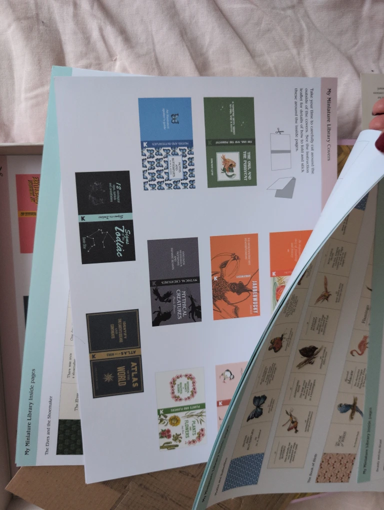 My Miniature Library: 30 Tiny Books - photo 5