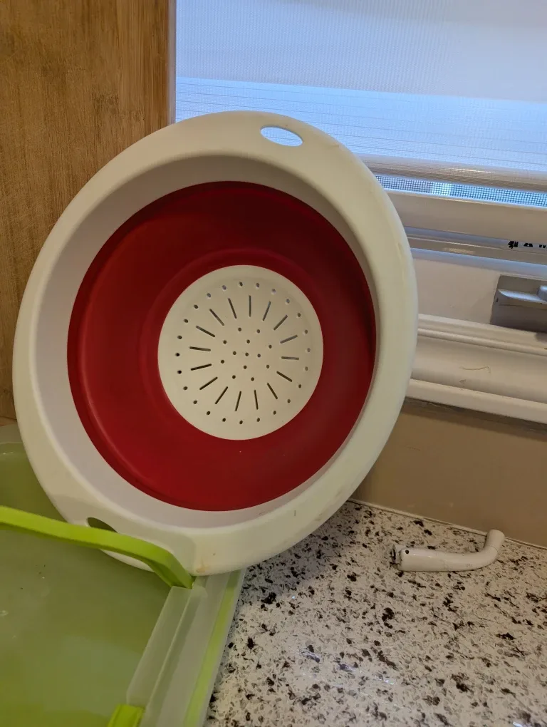 A bundle of kitchen items image indicator(4)