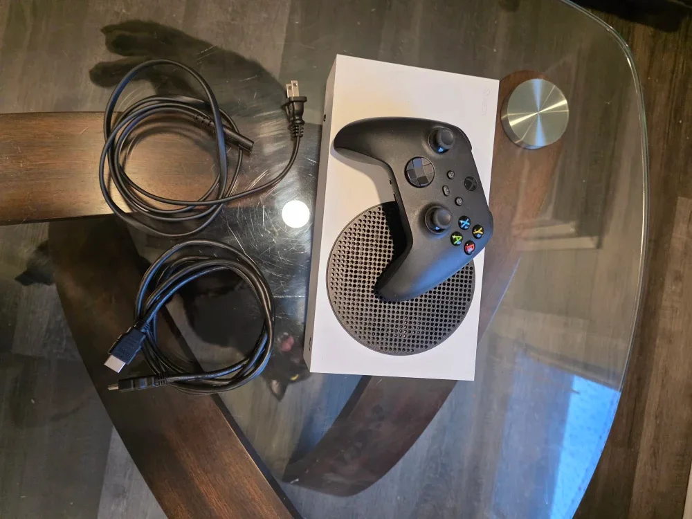Xbox Series S Console - Like New image indicator(2)