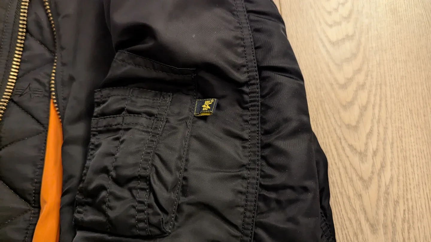 Alpha Industries MA-1 Flight Jacket Black image indicator(3)