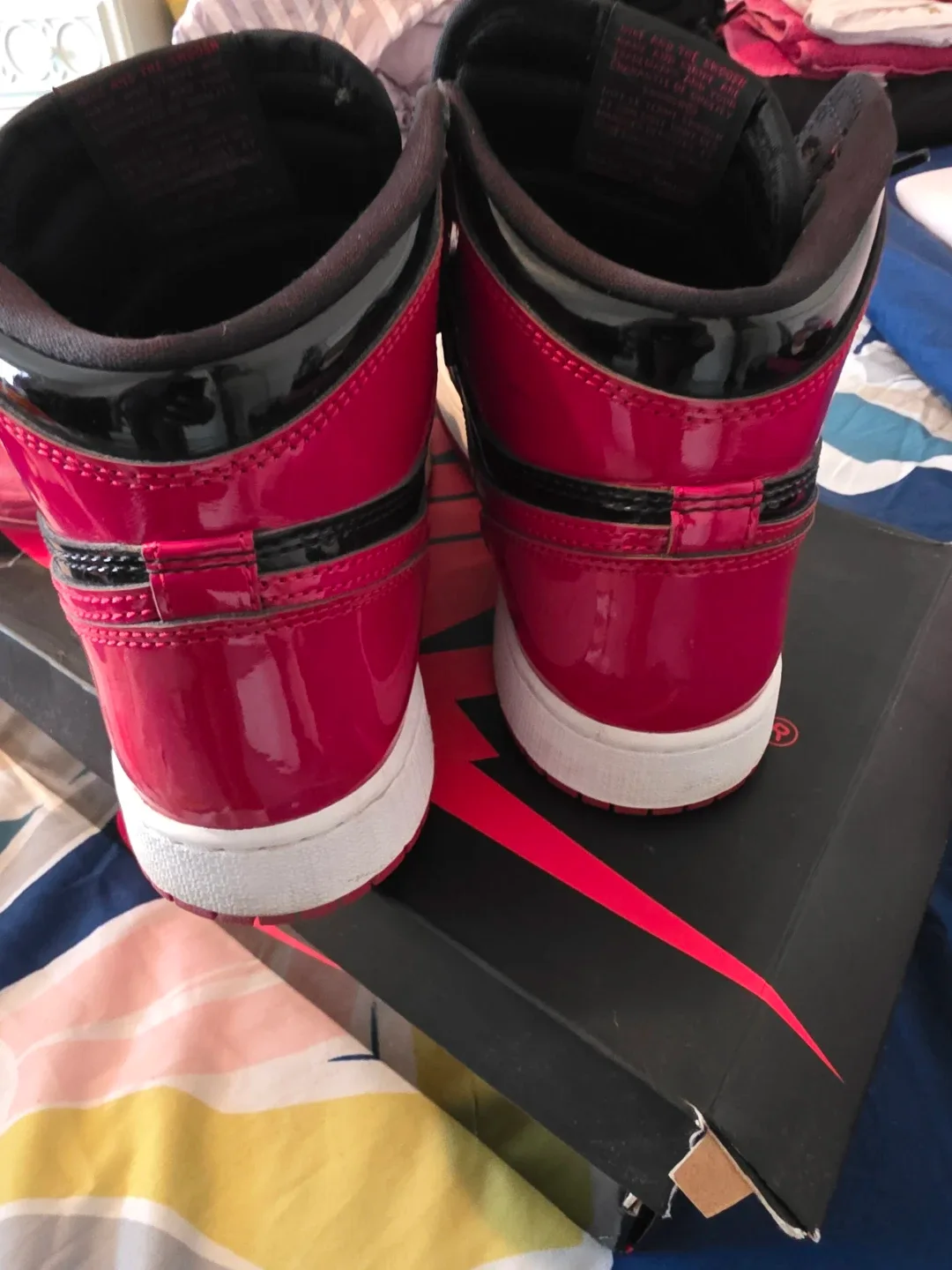 Nike Air Jordan 1 Retro High OG 'Varsity Red' Shoes image indicator(2)