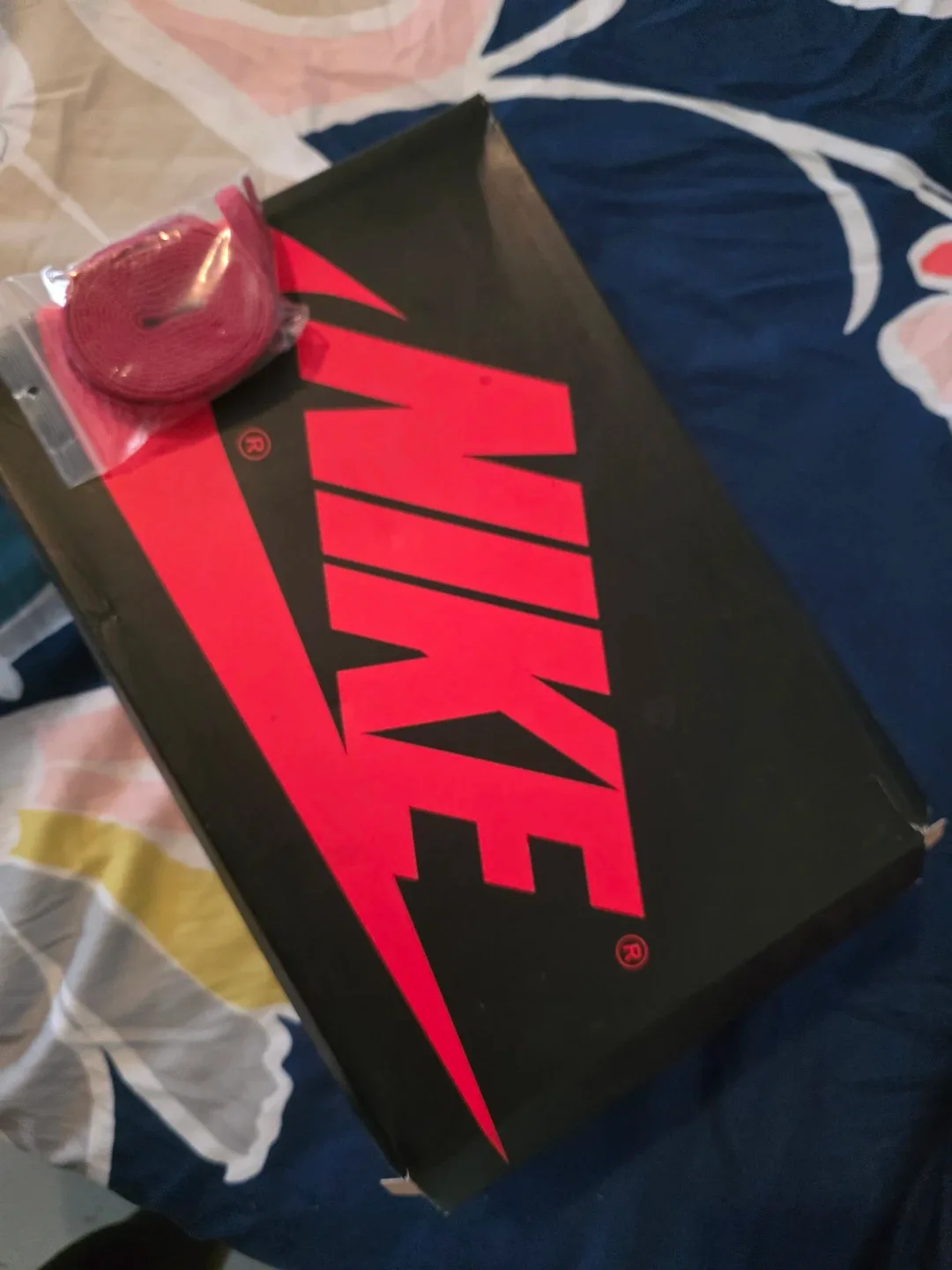 Nike Air Jordan 1 Retro High OG 'Varsity Red' Shoes image indicator(5)