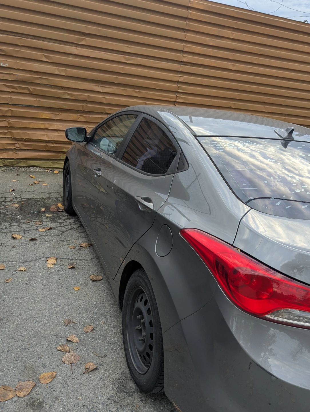 Hyundai Elantra Gray Sedan - photo 4