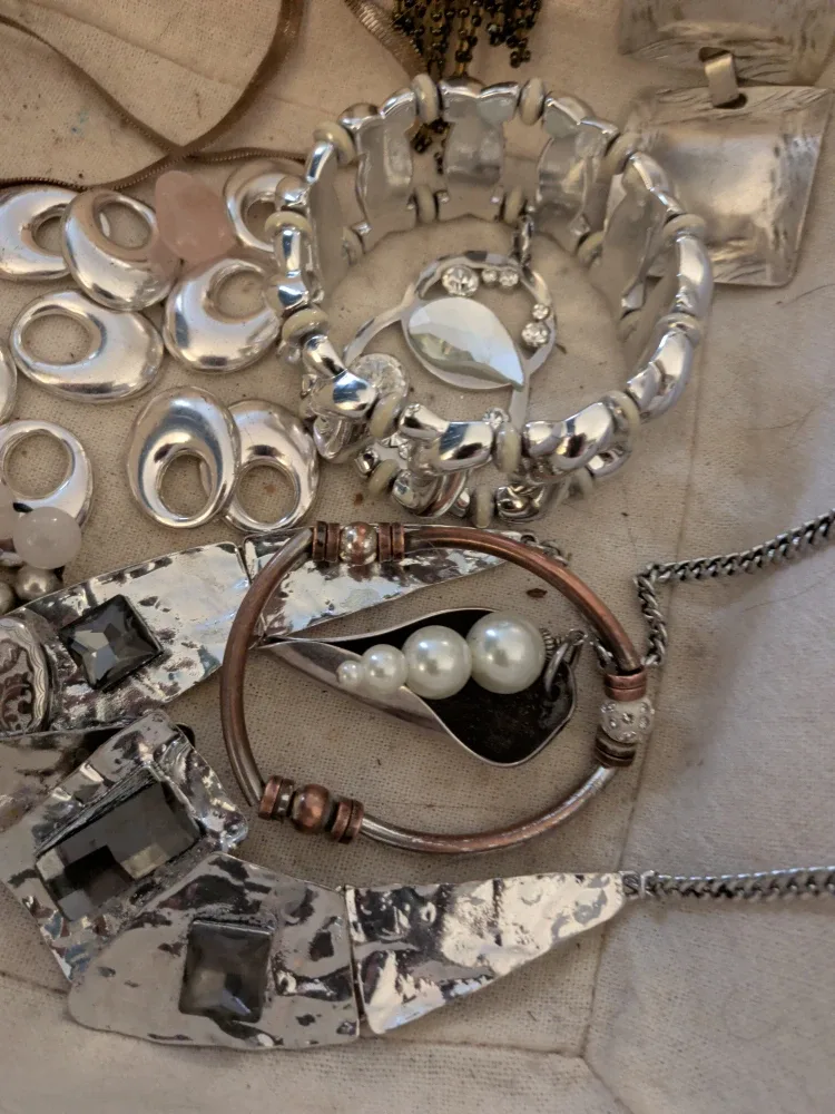 Assorted Silver Tone Costume Jewellery image indicator(2)