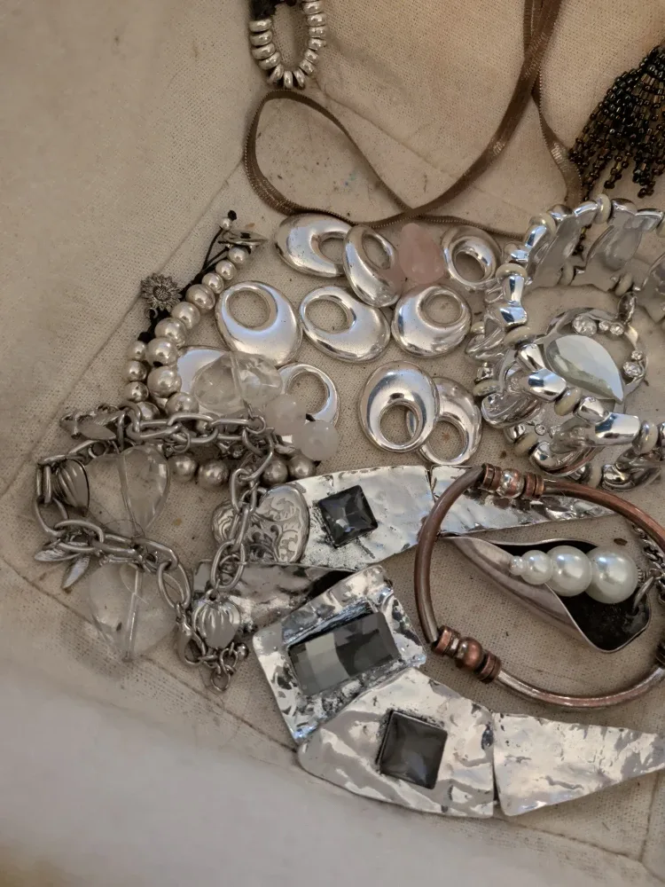 Assorted Silver Tone Costume Jewellery image indicator(5)