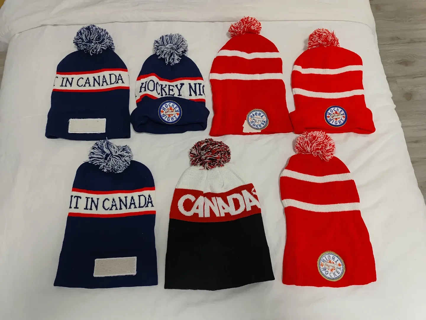 Hocky Canada toques thumbnail