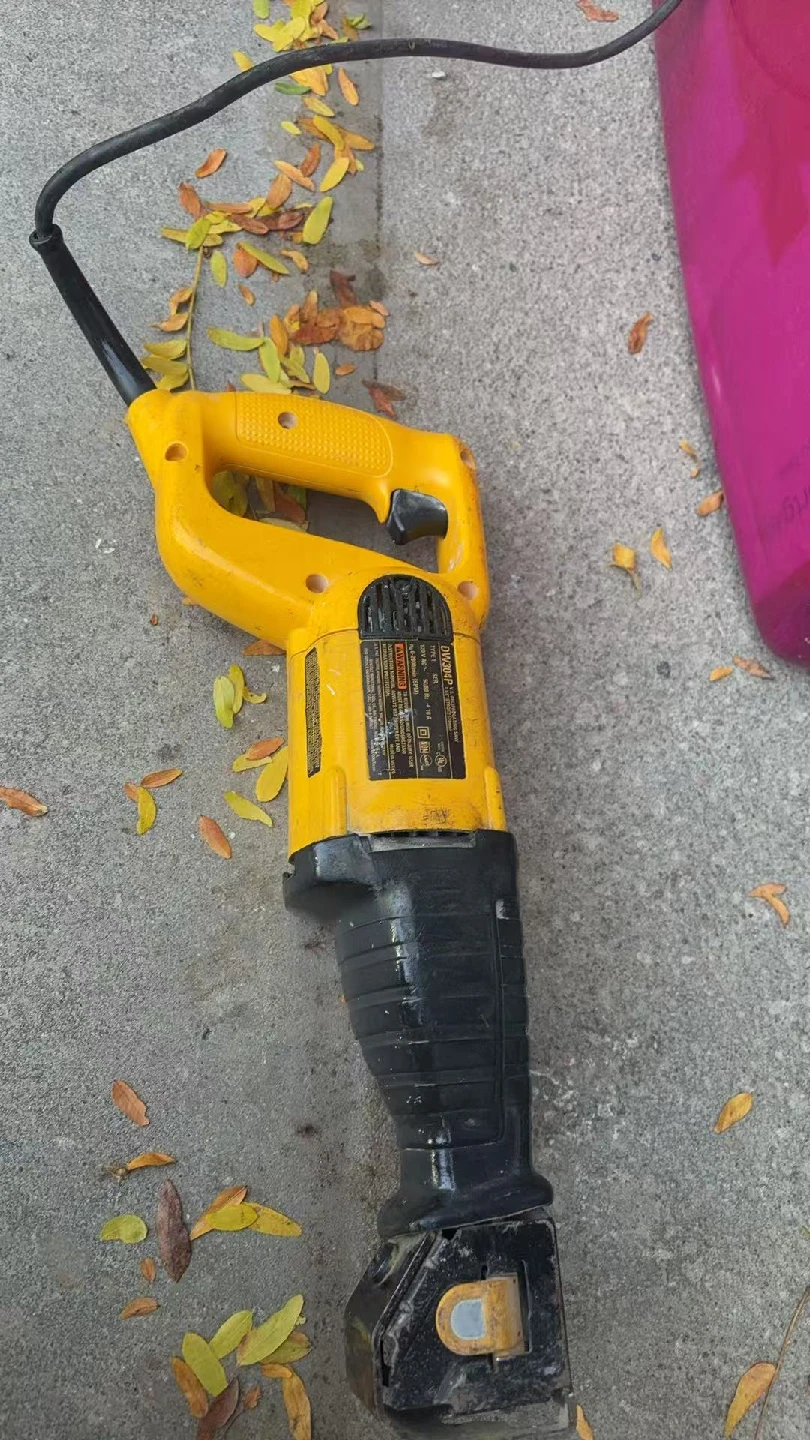 DeWalt Reciprocating Saw - Yellow