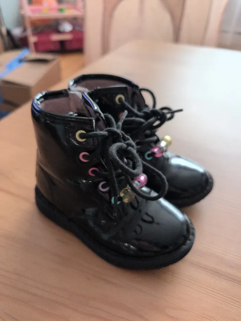 Black Boots - Size 7 image indicator(2)