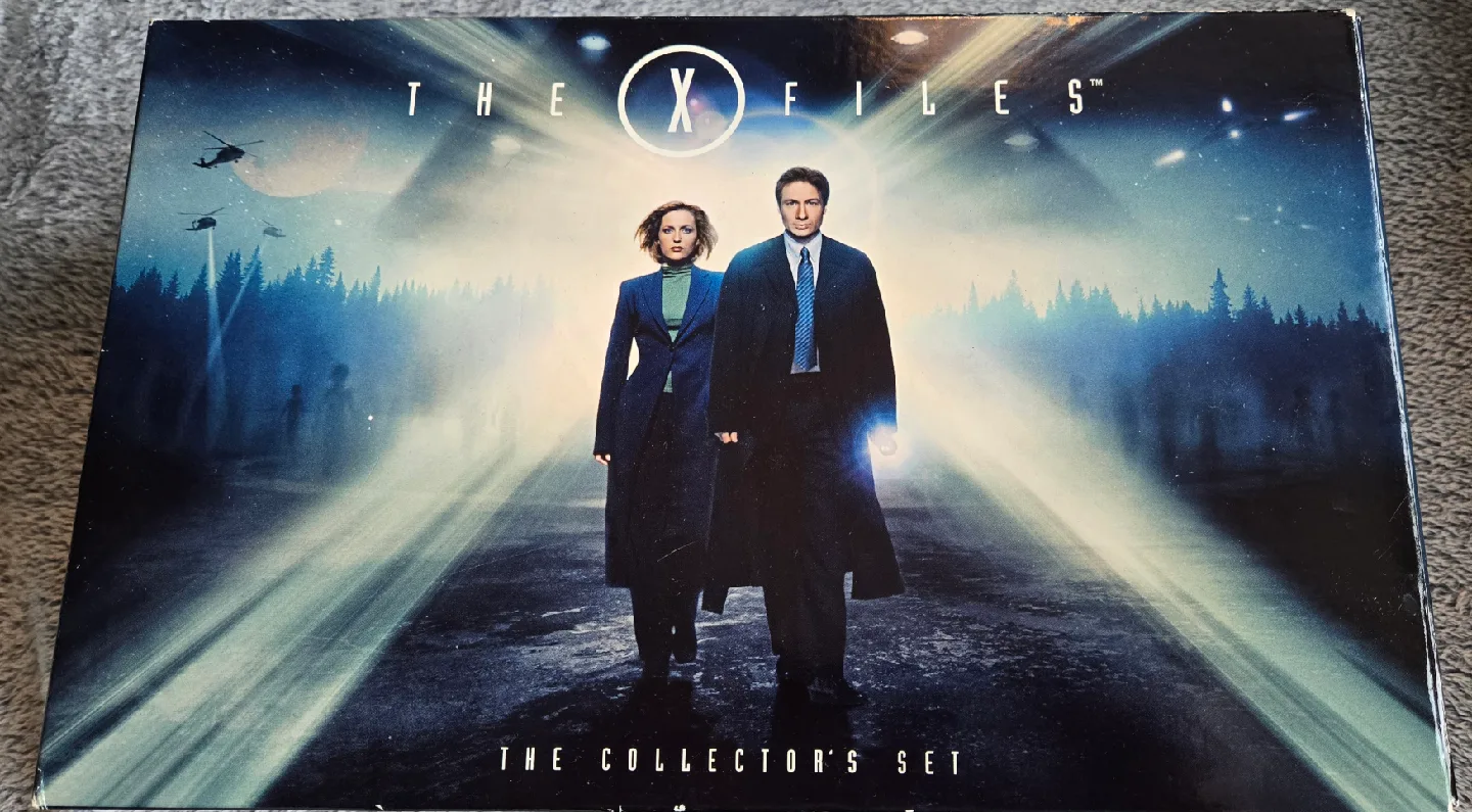 The X-Files: The Collector's Set Blu-ray, and more! image indicator(2)