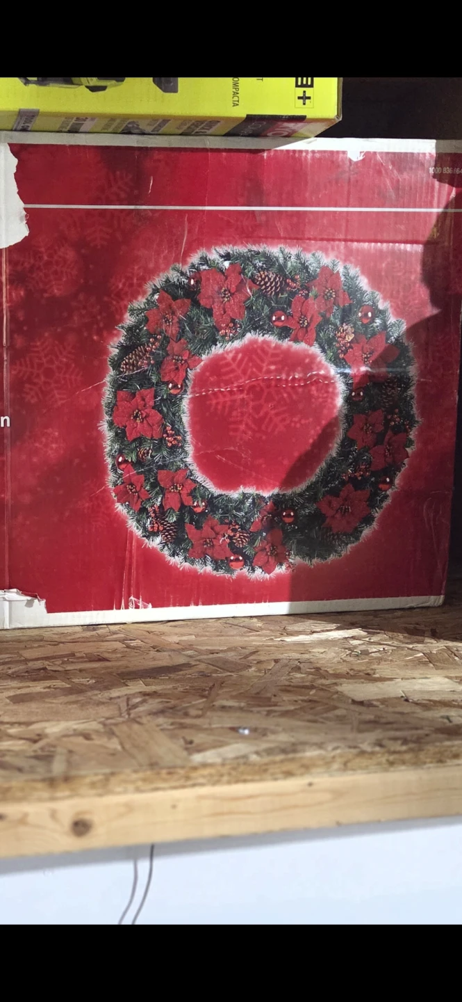 HOMI Accent Holiday 48-in Poinsettia Wreath