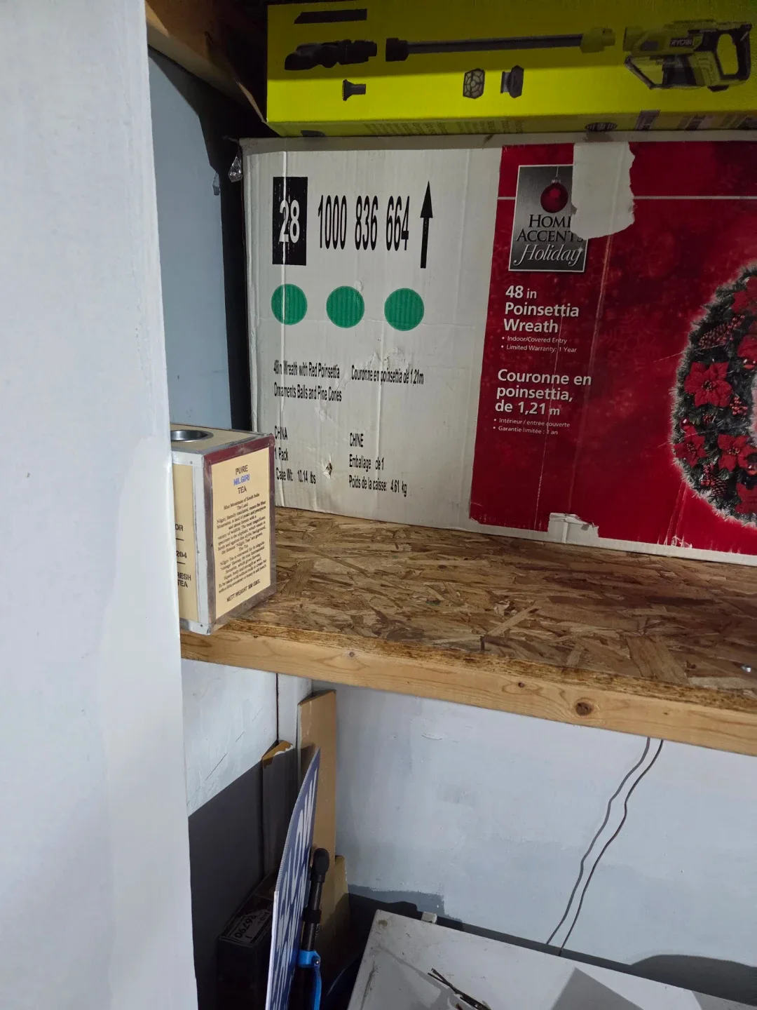 HOMI Accent Holiday 48-in Poinsettia Wreath image indicator(6)