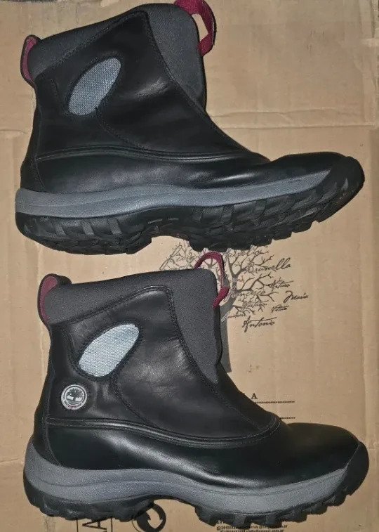 Timberland Leather Boots - Size 9M image indicator(2)