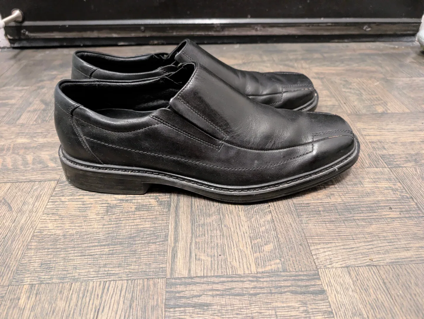 Bostonian Black Leather Slip-On Dress Shoes - Size 10.5 image indicator(2)