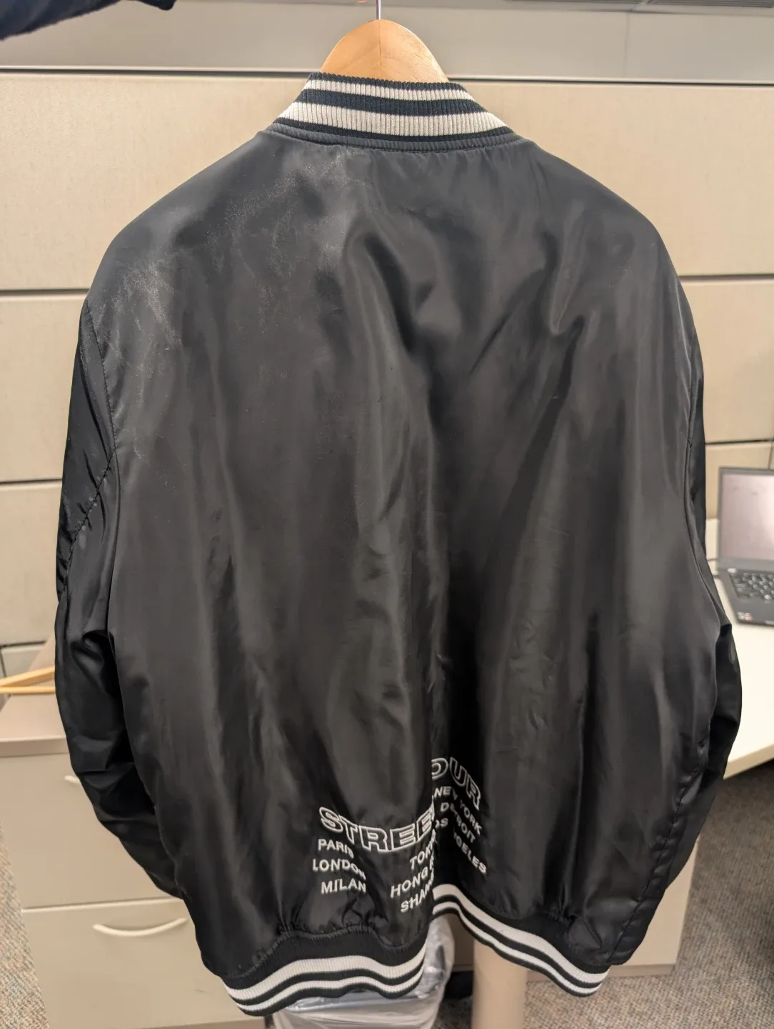 Black Bomber Jacket - X-Large image indicator(3)