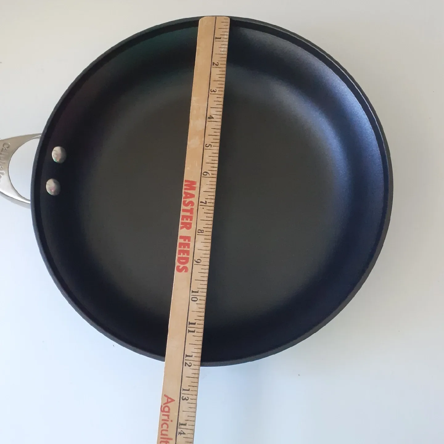 12 Inch Calphalon Fry Pan image indicator(2)