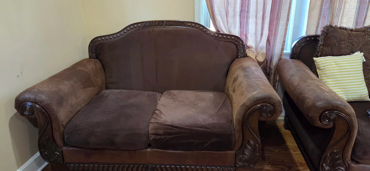 Used Brown Sofa and Loveseat Set image indicator(4)