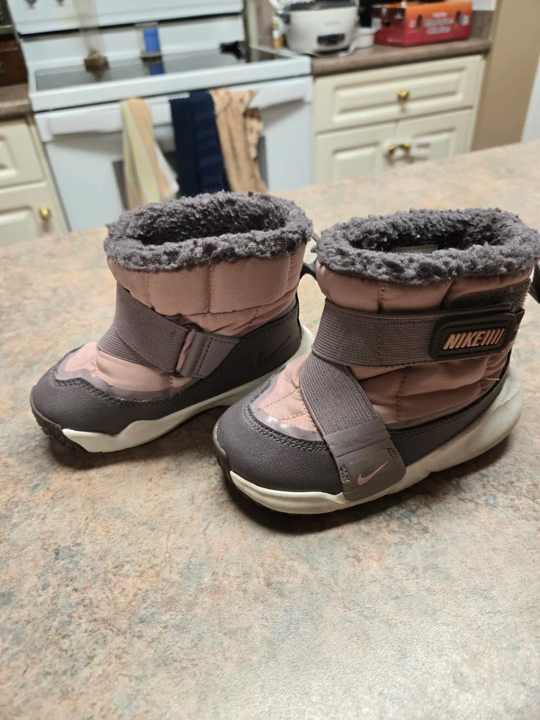 Nike Toddler Winter Boots - Size 7C image indicator(2)
