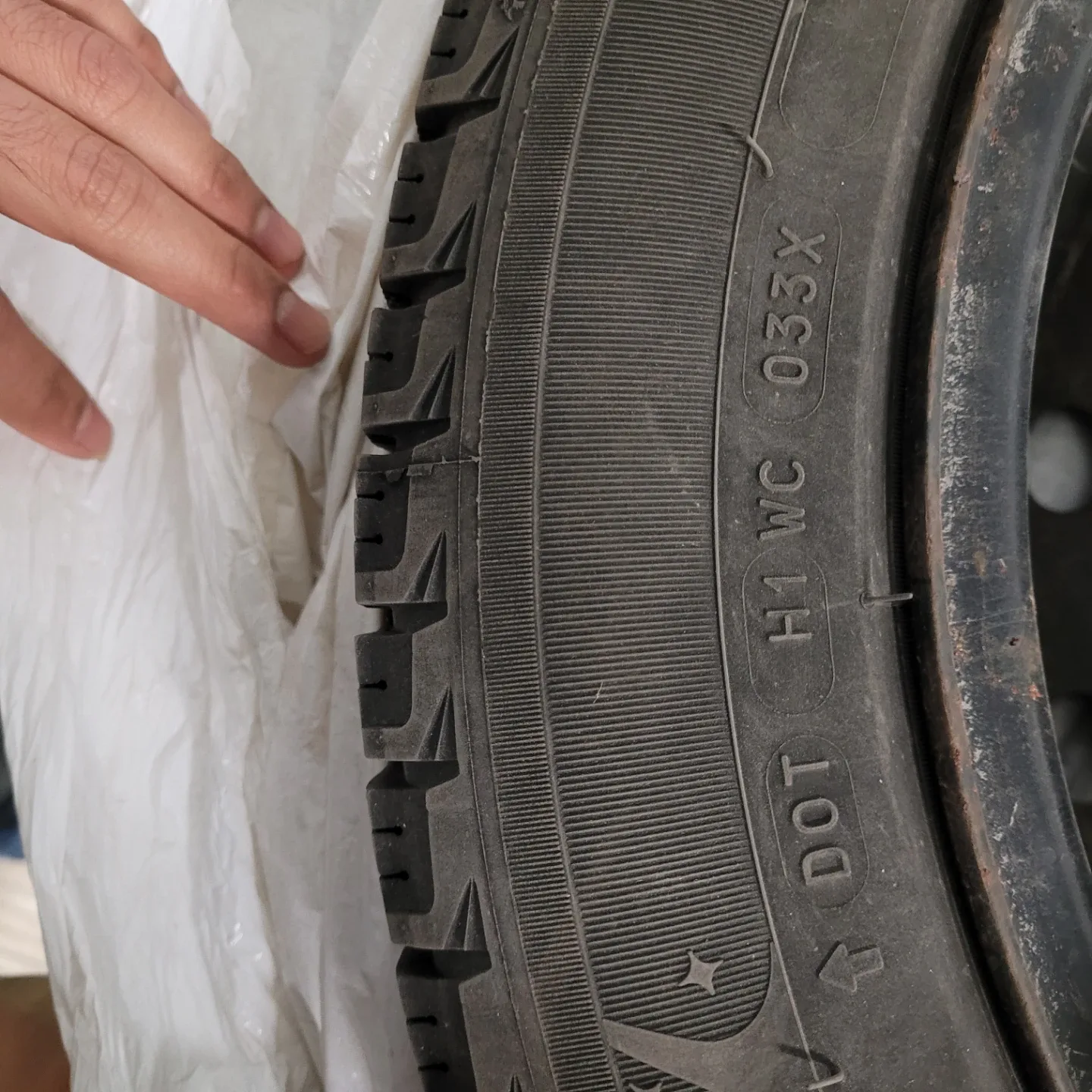 Michelin X-Ice Studless 205/55R16 Tires image indicator(2)