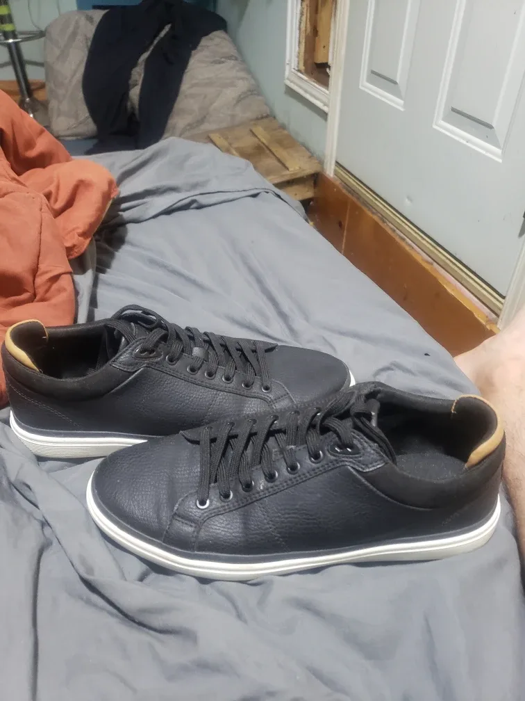 ALDO Men's Black Leather Sneakers image indicator(3)