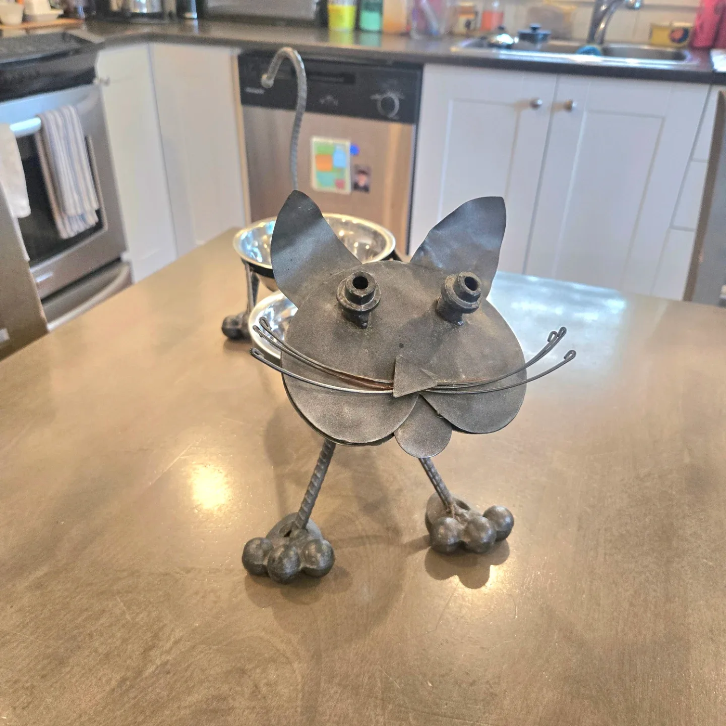 Metal Cat Sculpture Double Pet Bowl Stand image indicator(4)