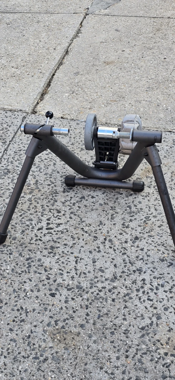 Cycleops Fluid 2 Indoor Bike Trainer - Fluid2 - photo 2