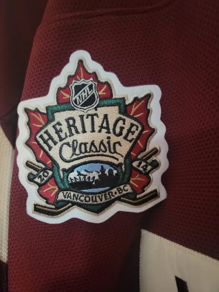 Reebok Vancouver Canucks Sedin Heritage Classic Jersey L image indicator(5)