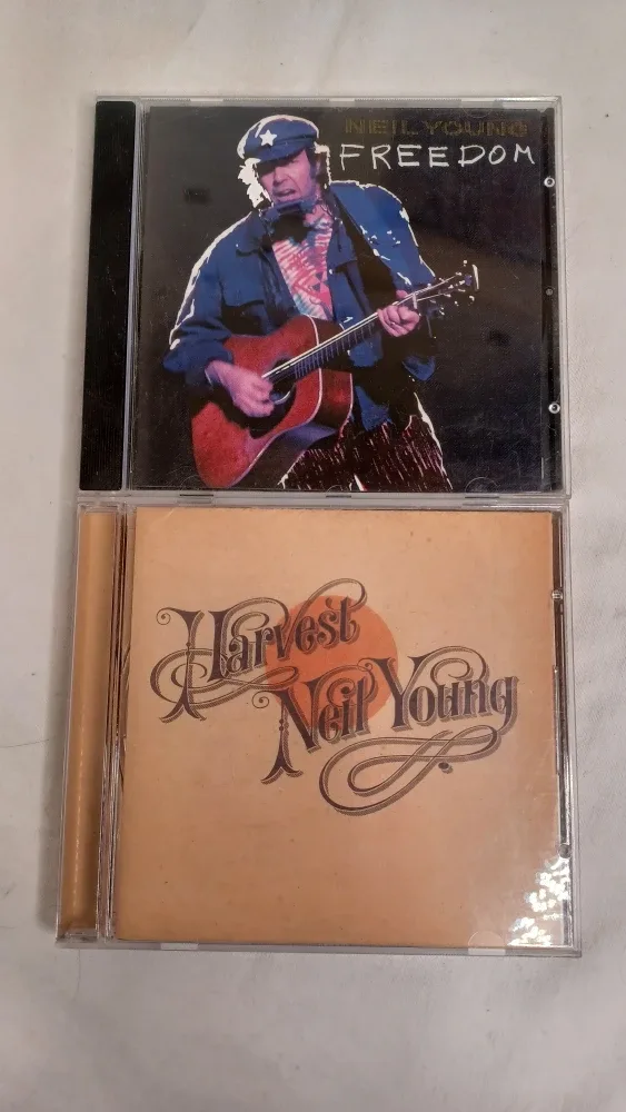 Neil Young CD 70s–2010s Essentials Collection image indicator(4)