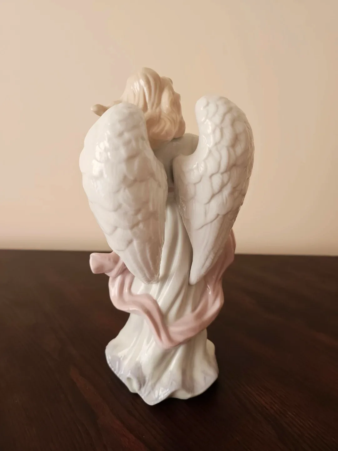 Angel Figurine image indicator(2)