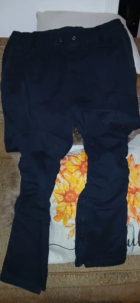 H&M Divided Black Pants - Size 32 image indicator(8)