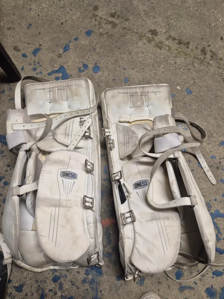 Bauer goalie pads image indicator(2)