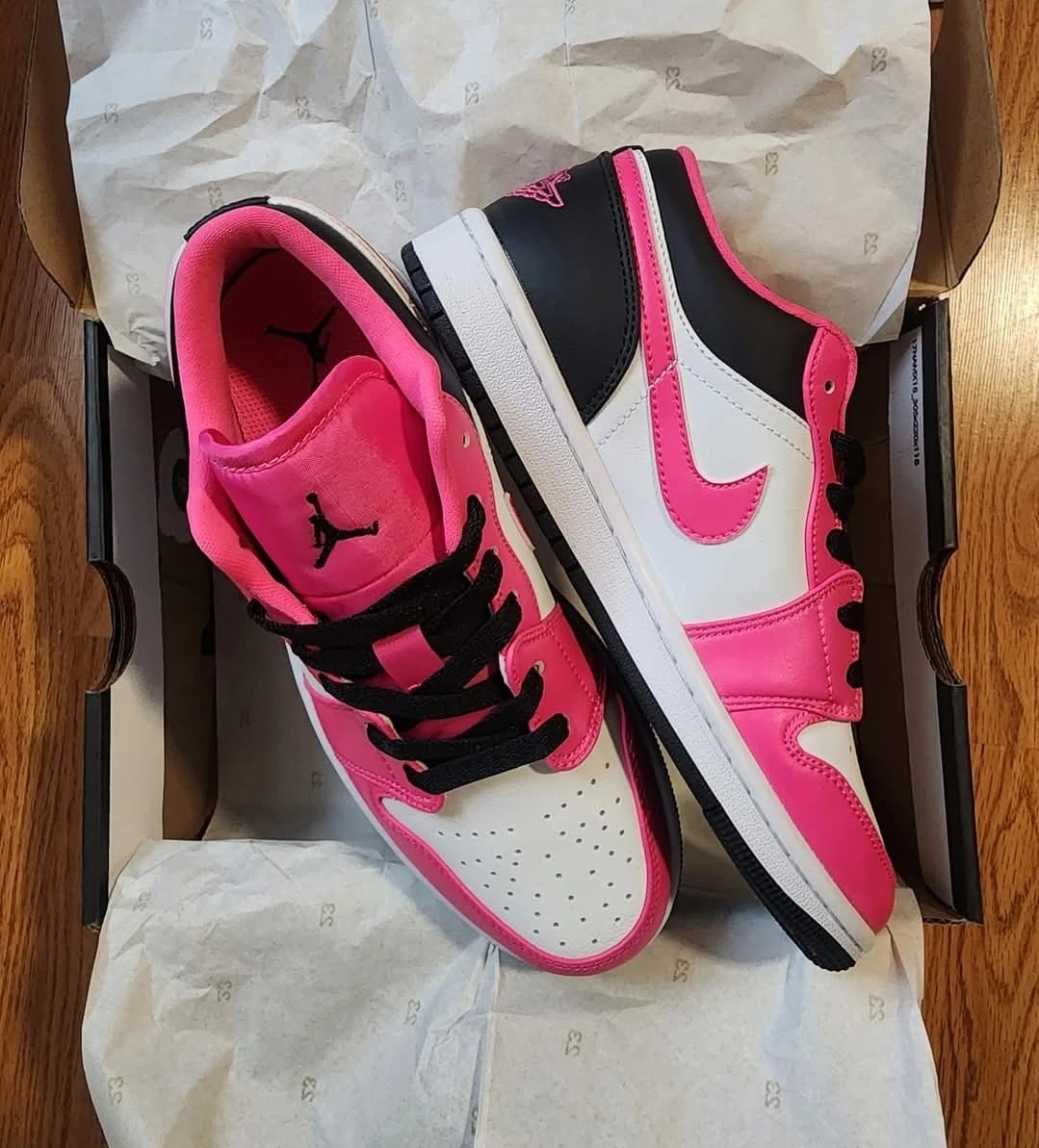 Air Jordan 1 Low Pink Black White - photo 3