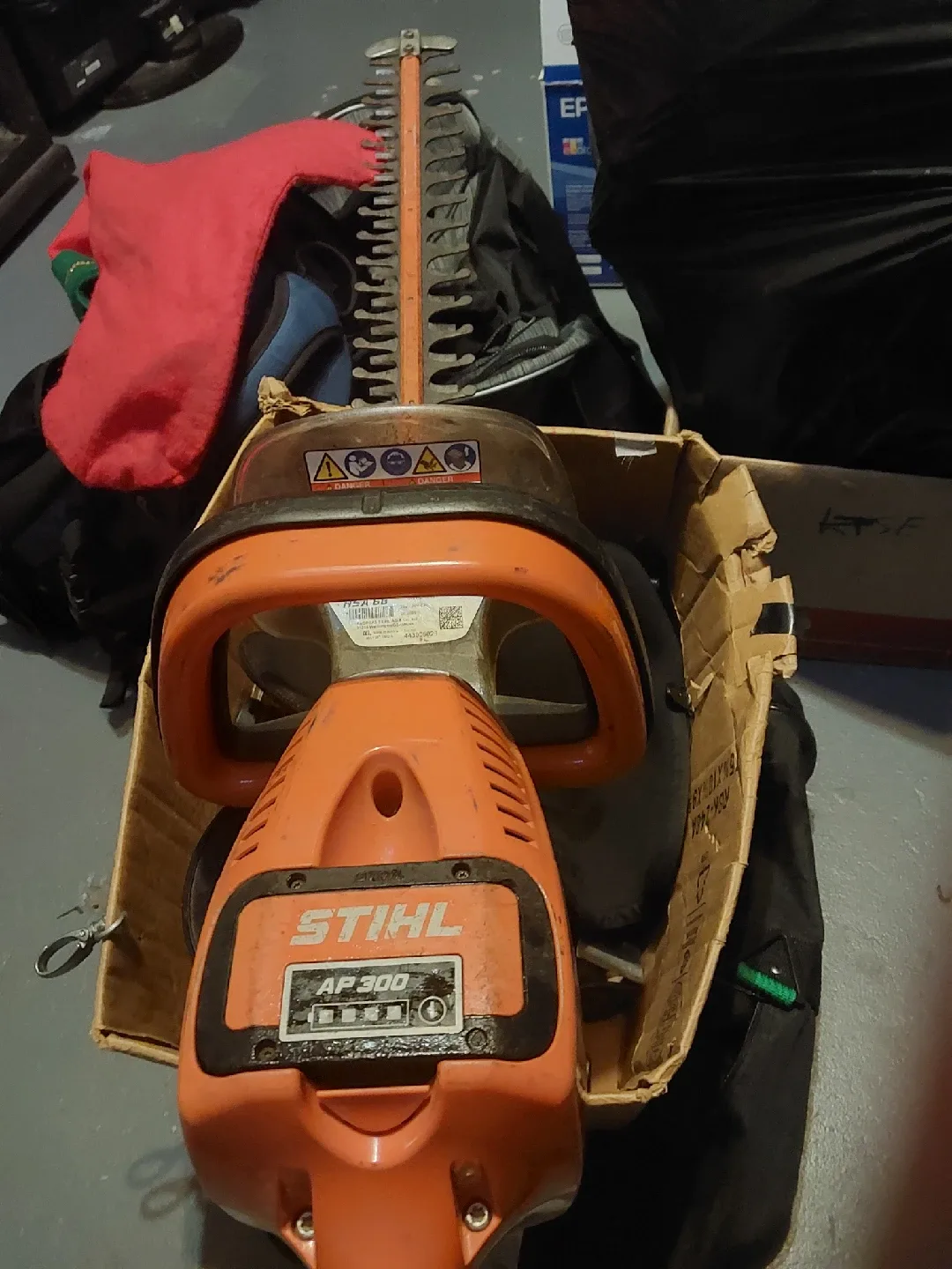 Stihl HSA 56 Hedge Trimmer with AP 300 Battery image indicator(3)