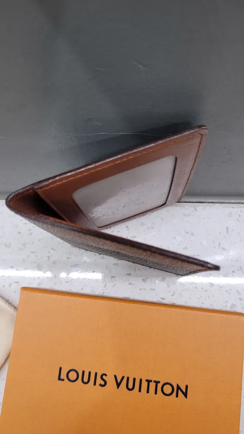 Authentic Louis Vuitton image indicator(4)