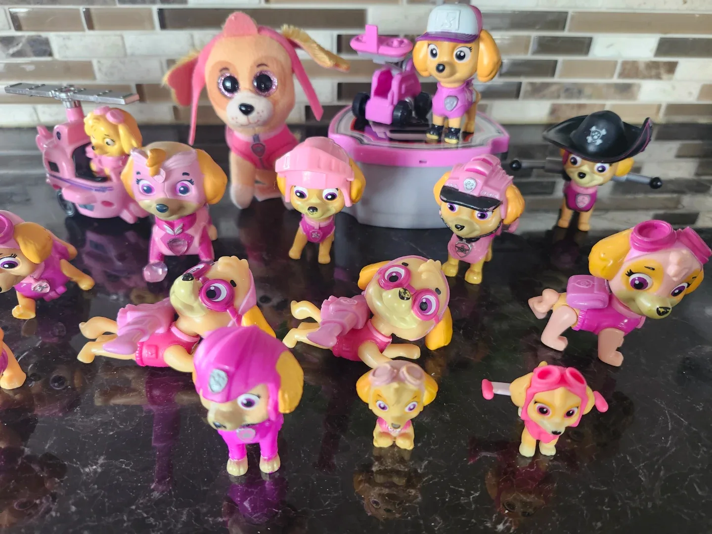 Paw Patrol Skye Figures Lot image indicator(3)