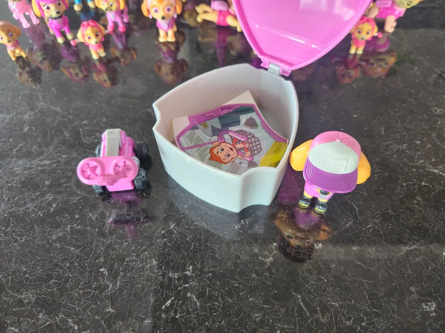 Paw Patrol Skye Figures Lot image indicator(4)