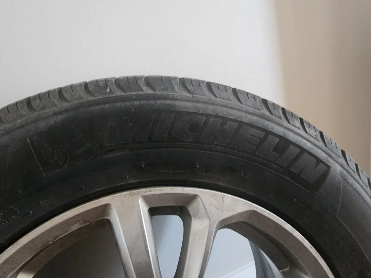 2017 Chevy Equinox: 4 Michelin winter  tires P225/65R17 and rims image indicator(2)