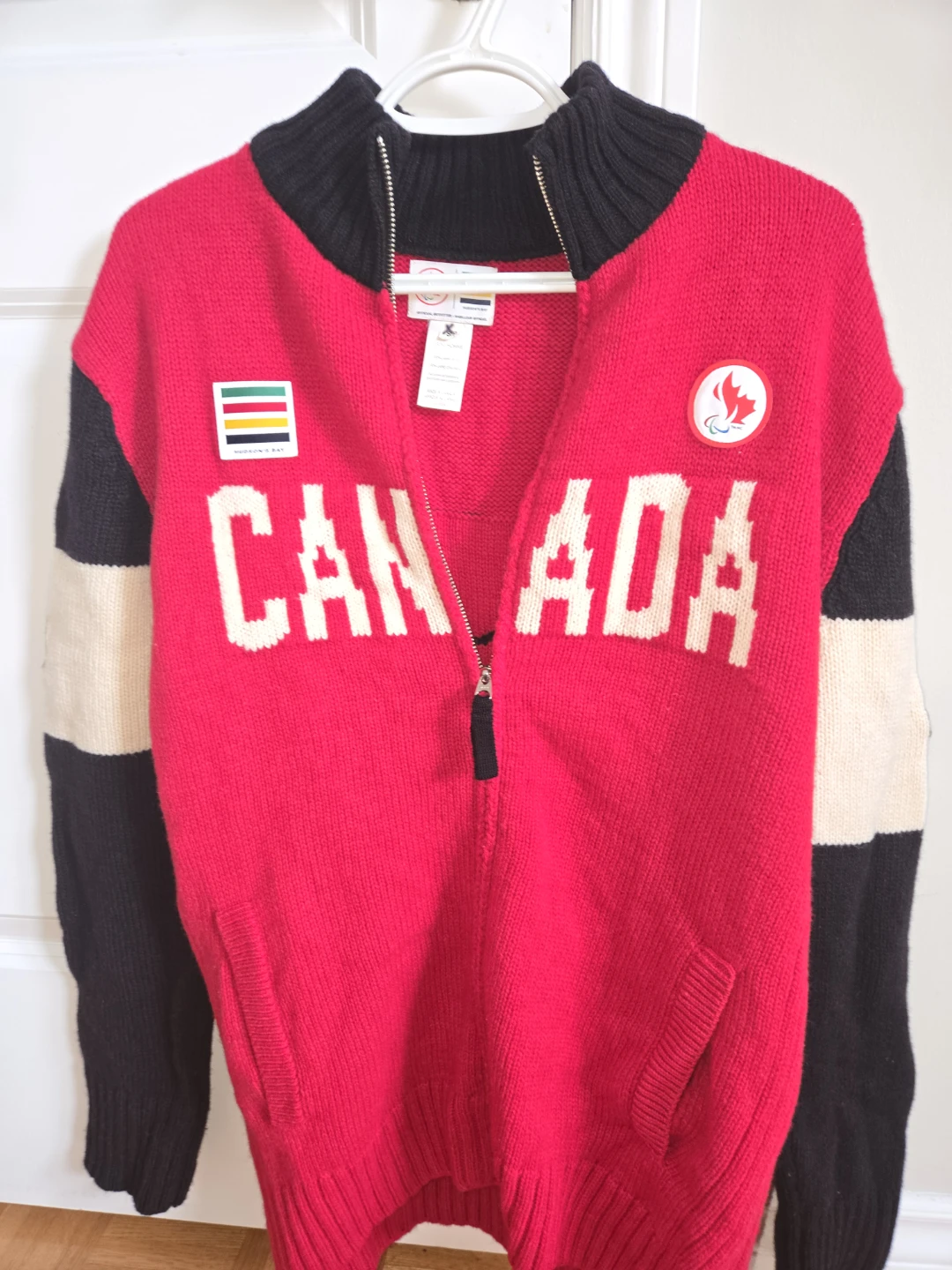 Hudson's Bay 2014 Paralympic Team Canada Sweater - Men Small