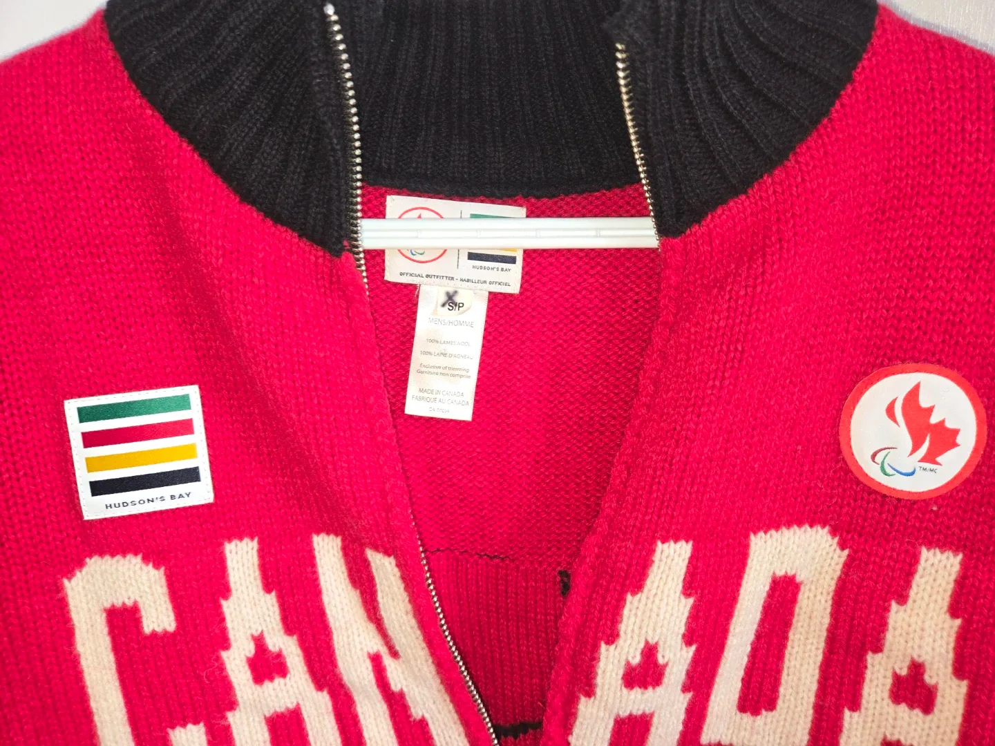 Hudson's Bay 2014 Paralympic Team Canada Sweater - Men Small image indicator(2)