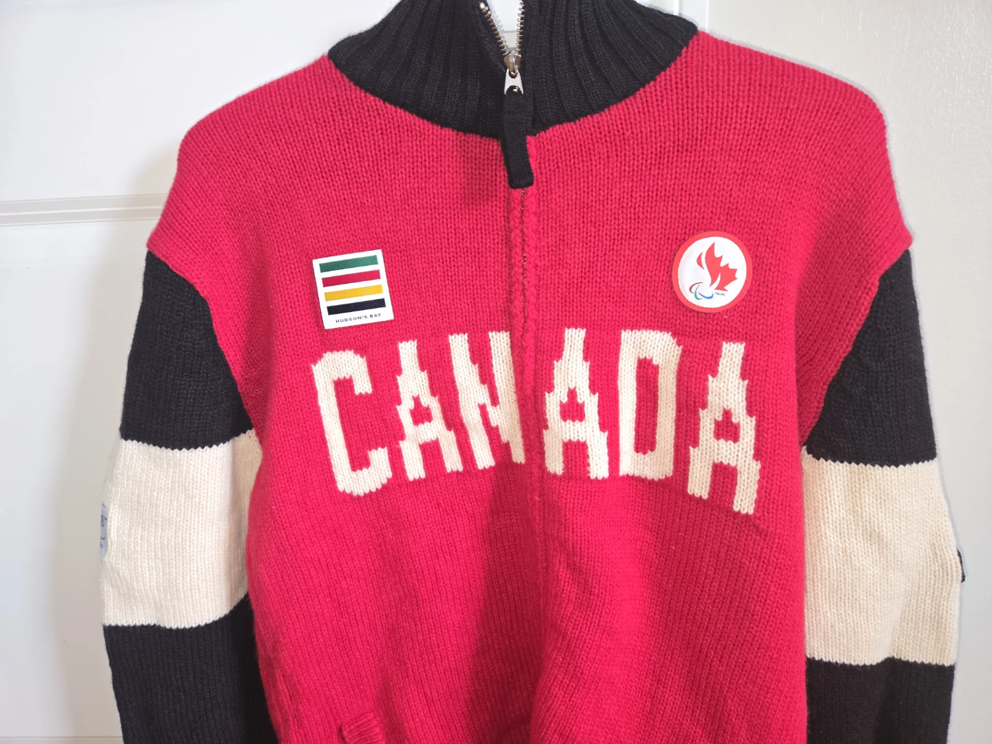 Hudson's Bay 2014 Paralympic Team Canada Sweater - Men Small - photo 3