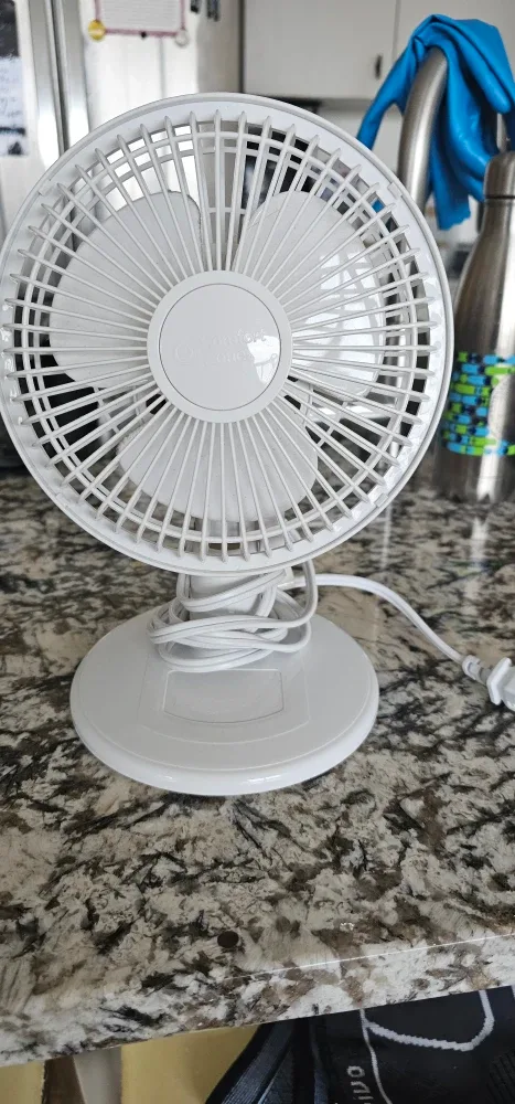 Small table fan