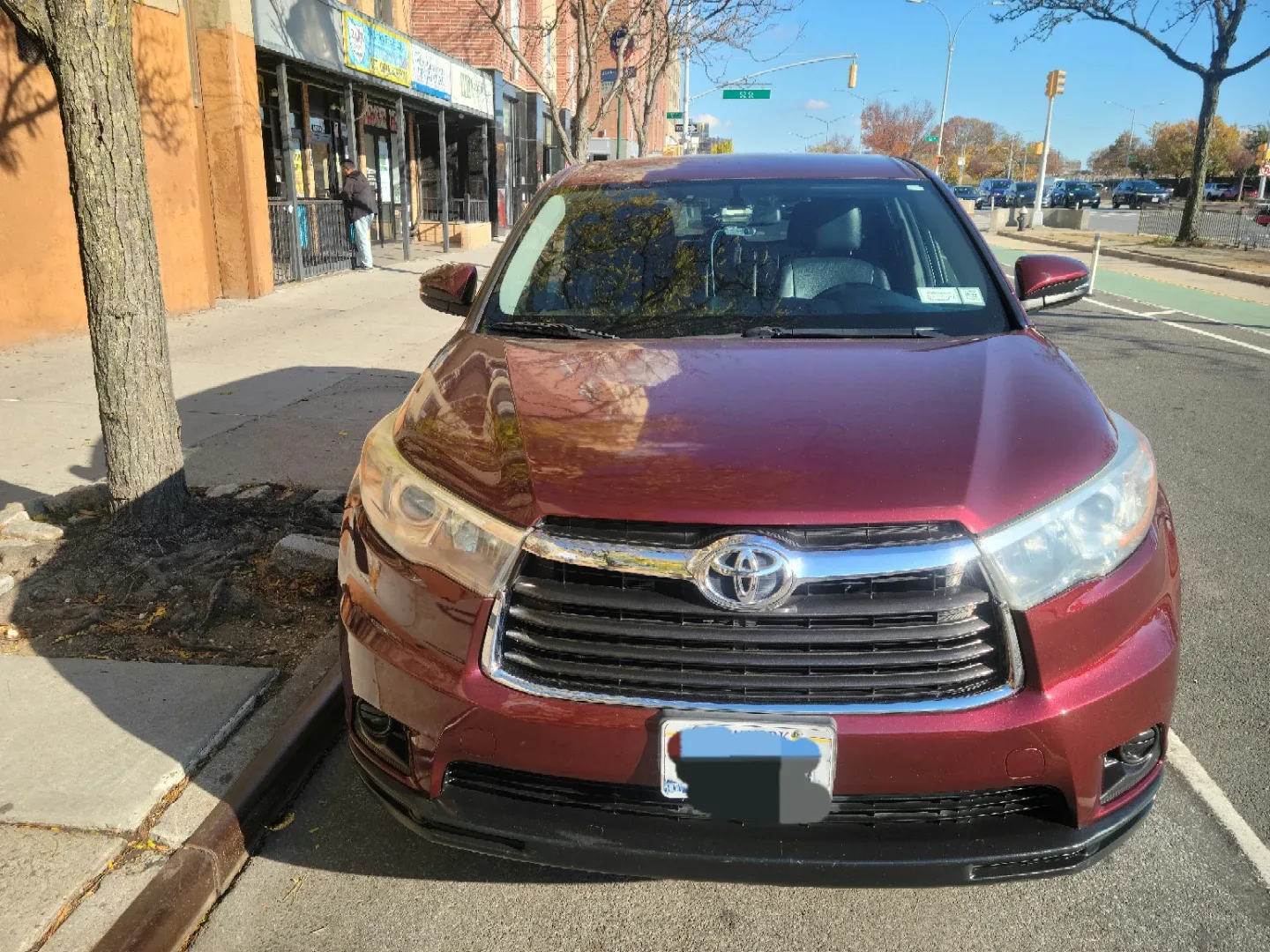 Toyota Highlander SUV - Burgundy image indicator(8)