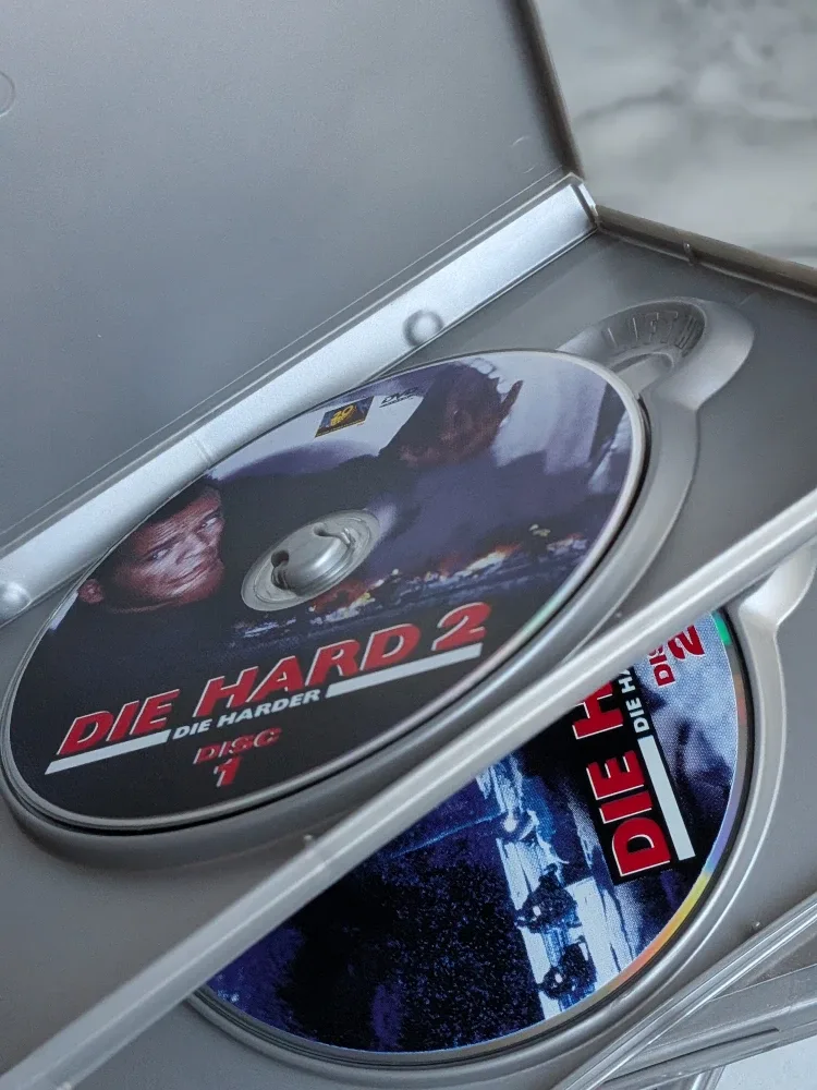 Die Hard DVD Collection (4 Movies) image indicator(7)