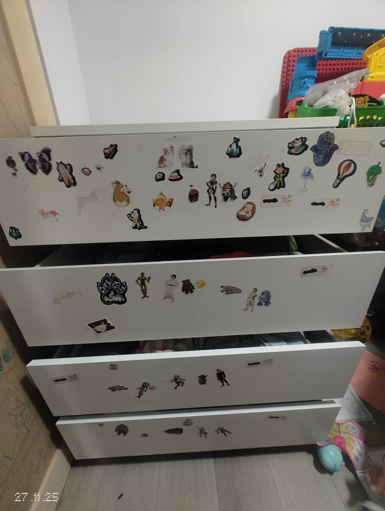 White 4-Drawer Dresser