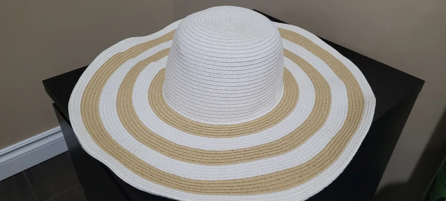 Striped Floppy Hat - Beige and White image indicator(2)