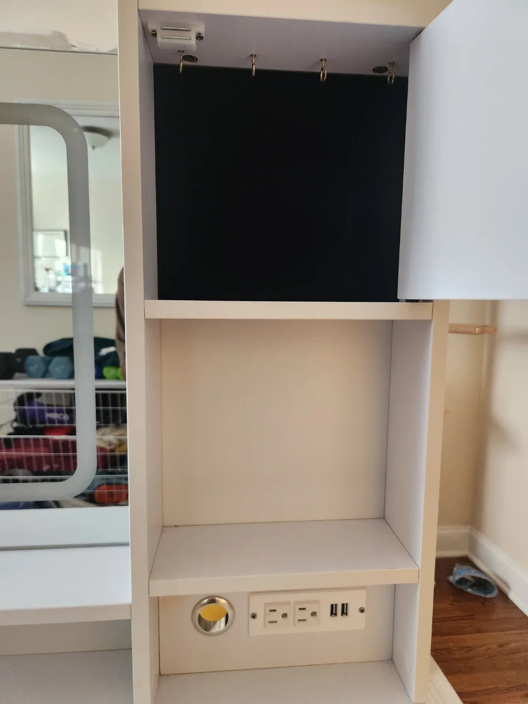 White Vanity Desk with Lighted Mirror FREE 🥕 image indicator(2)