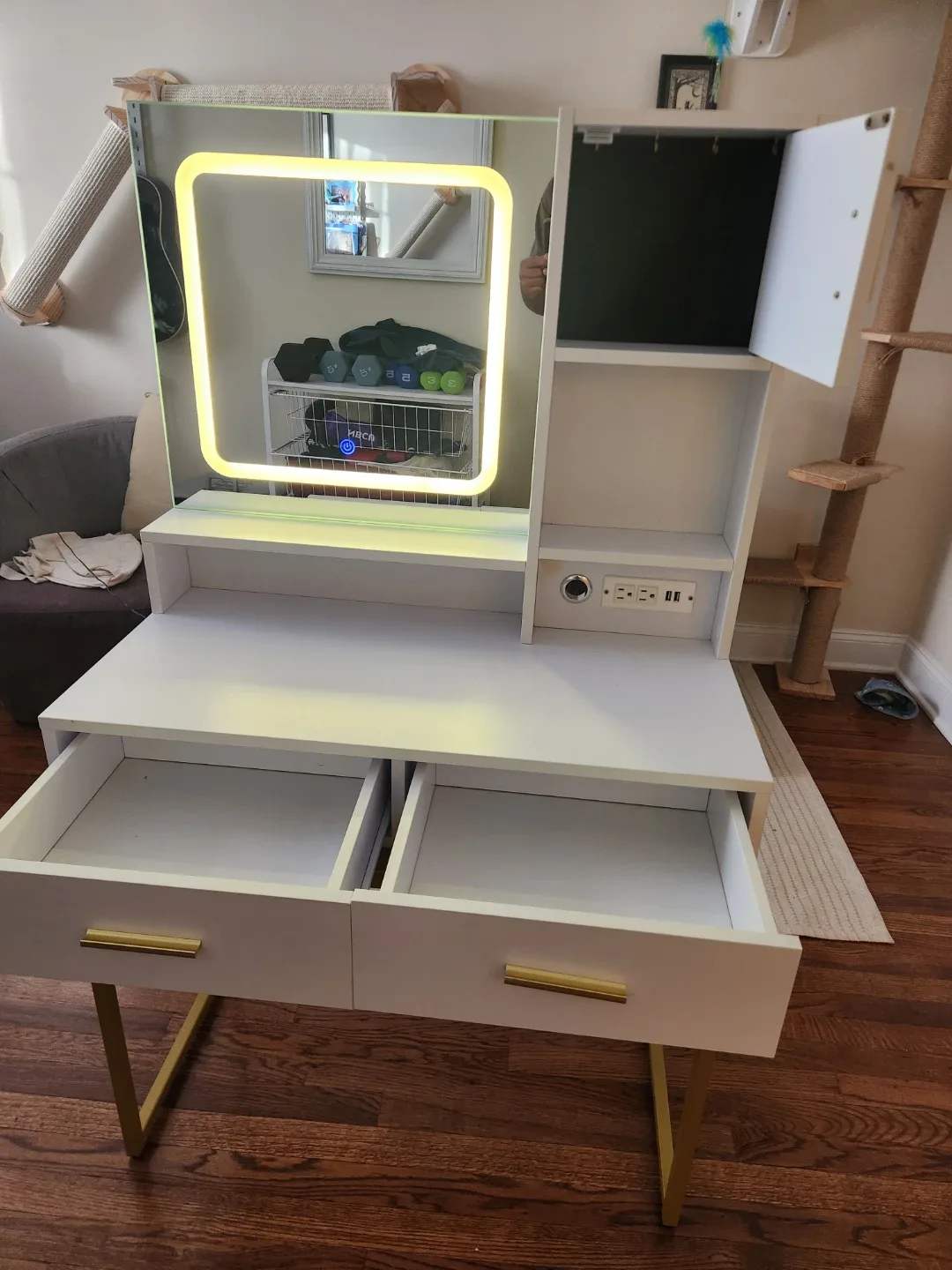 White Vanity Desk with Lighted Mirror FREE 🥕 image indicator(4)