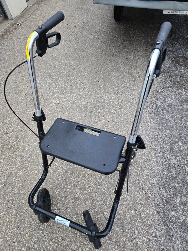 Evolution Walker with Seat - Black