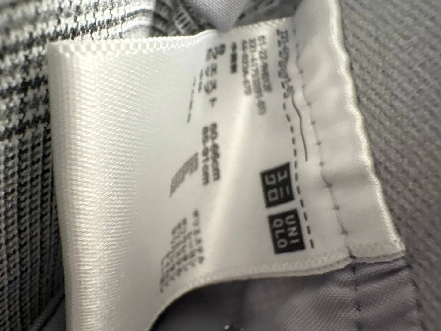 Uniqlo Grey Plaid Pants - Size M image indicator(3)