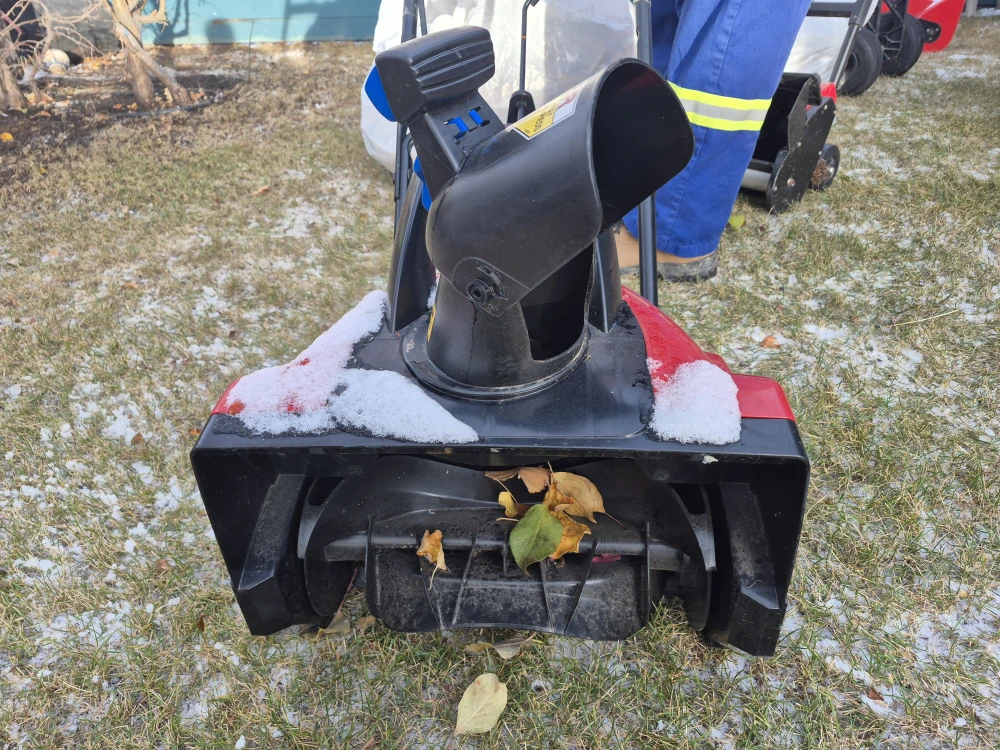 Toro Power Curve Snow Blower - photo 3